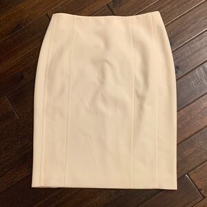 Akris Punto Cream Smooth Wool Fully lined Pencil Skirt with back zip